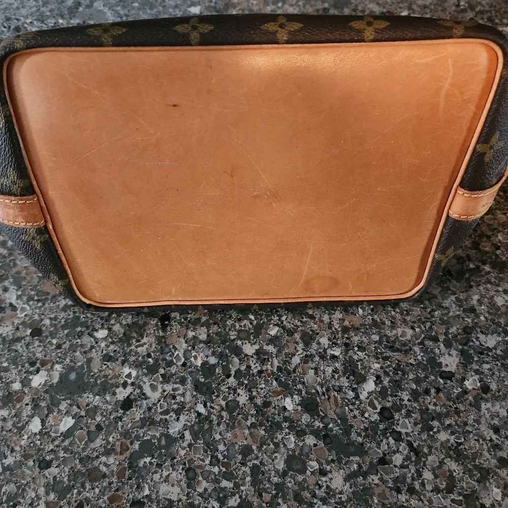 LOUIS VUITTON PETIT NO DRAWSTRING SHOULDER BAG MONOGRAM M42226 872FC 54596 - Picture 8 of 8